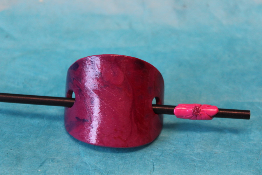 Barette Chignon Adulte Ovale en Pâte polymère-Fond Magenta ,Décalcomanie Marbré Bleu