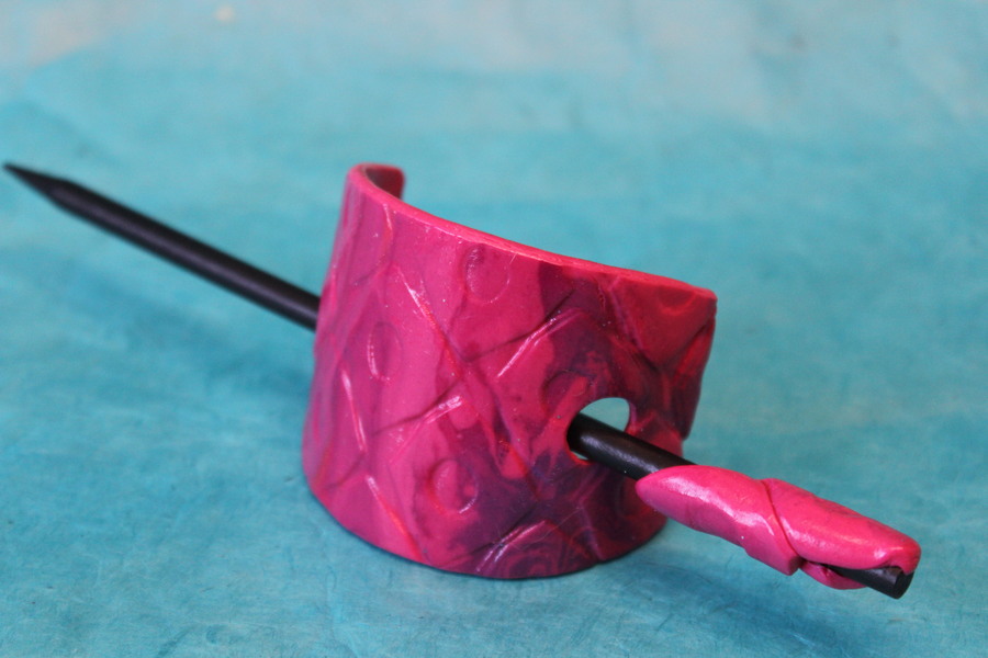 Barette Chignon Adulte en Pâte polymère-Fond Magenta ,Décalcomanie Marbré Bleu et Impression Losange (3)
