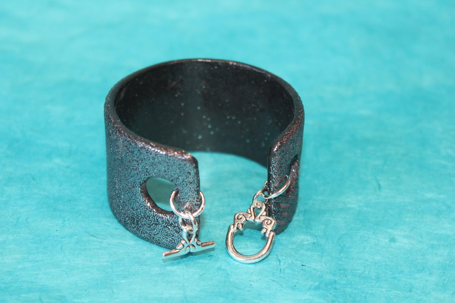 Bracelet Manchette  Droit Pâte Polymere et paillette Argenté avec des impressions (2)