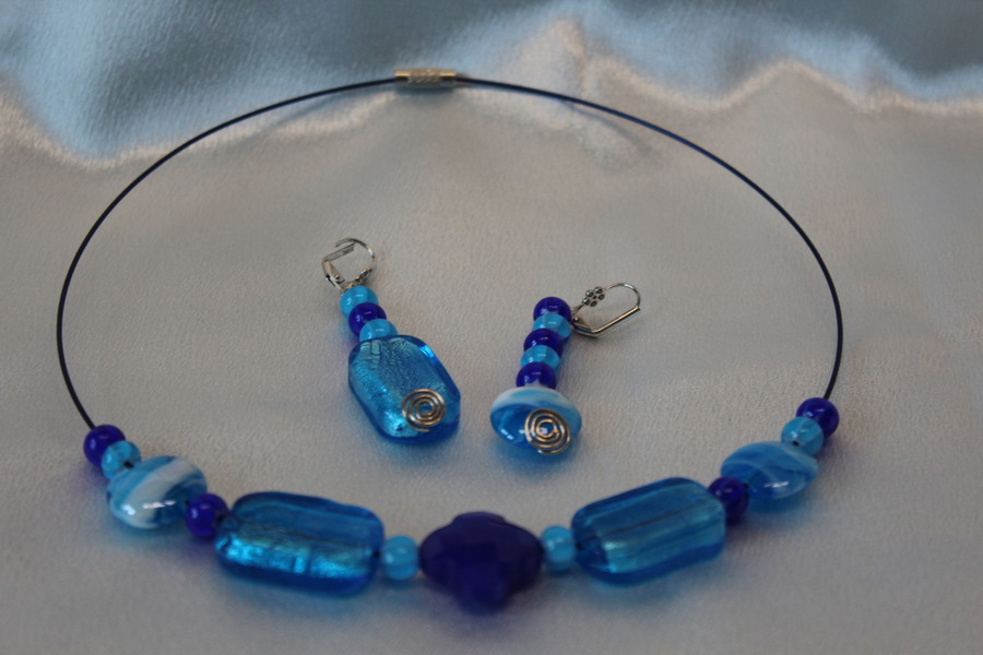 Parure-Collier-Boucle dOreille-Perles de Verre Bleus (2)