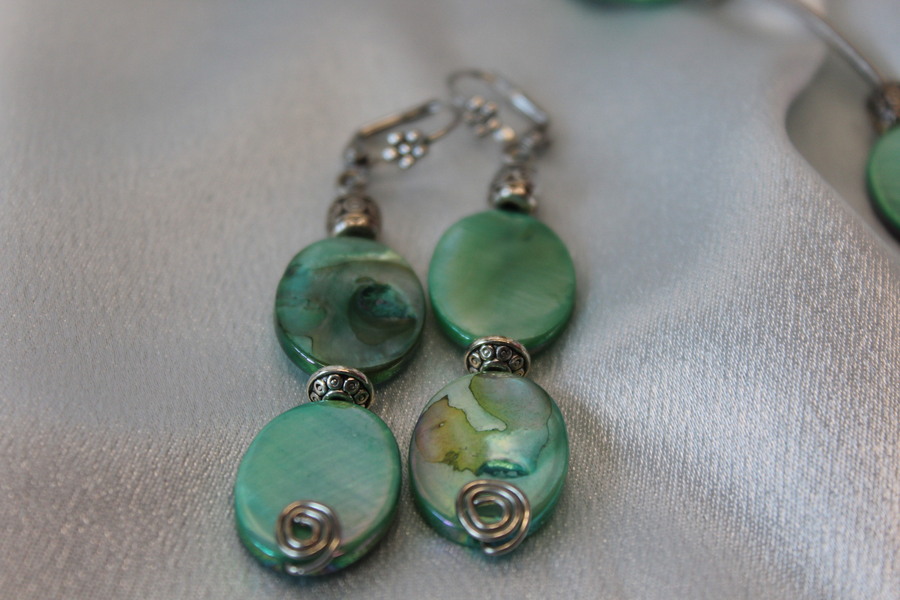 Parure-Collier-Bracelet-Boucle dOreille-Nacre Vert et Perles Métal (9)