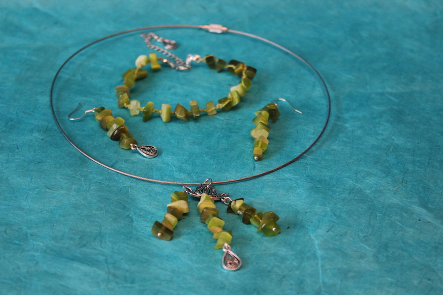 Parure-Collier-Bracelet-Boucle dOreille-Perles de Péridot Verte Véritable (5)