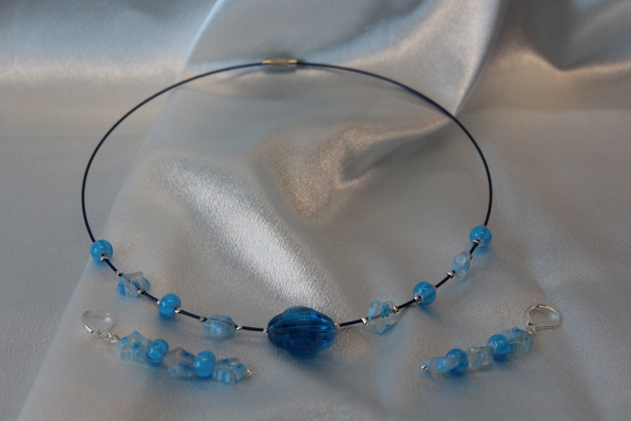 Parure-Collier-Boucle dOreille-Perles de Verre Bleues à Motifs (5)