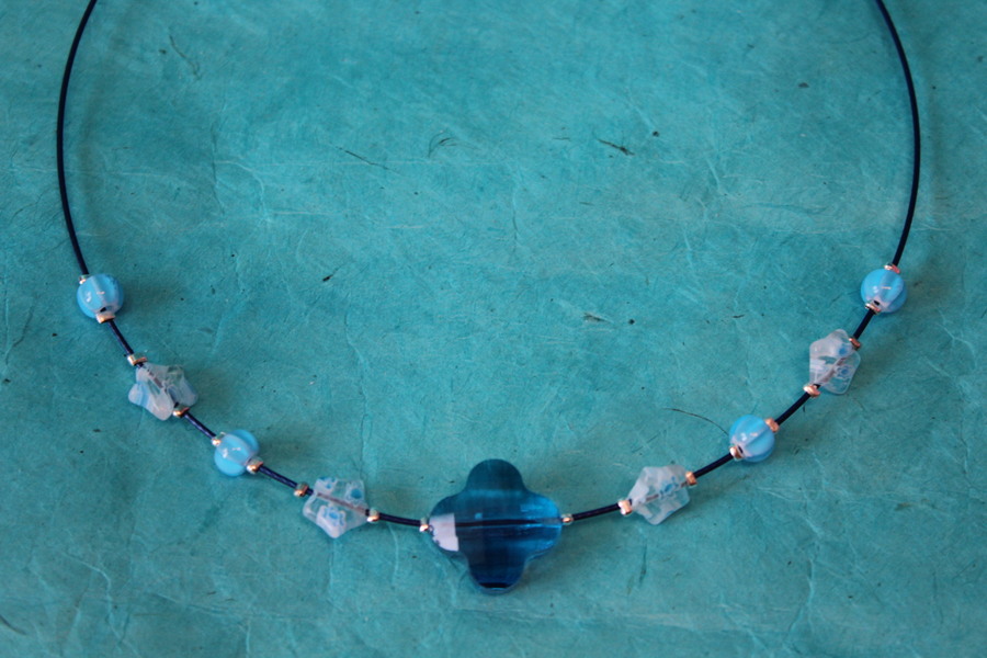 Parure-Collier-Boucle dOreille-Perles de Verre Bleues à Motifs (4)