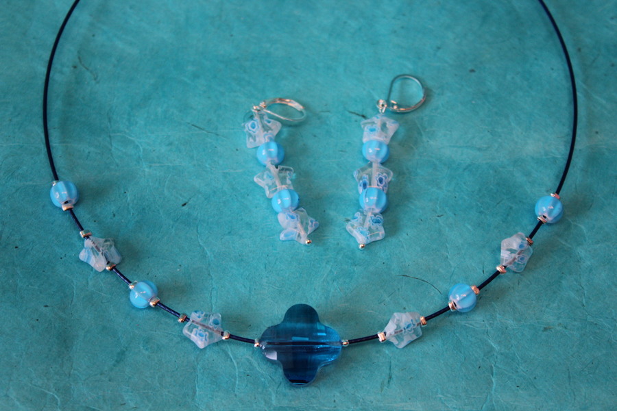 Parure-Collier-Boucle dOreille-Perles de Verre Bleues à Motifs