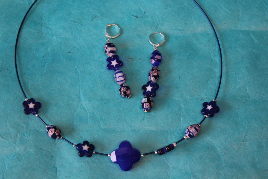 Parure-Collier-Boucle dOreille-Perles en Verre OutreMer (2)