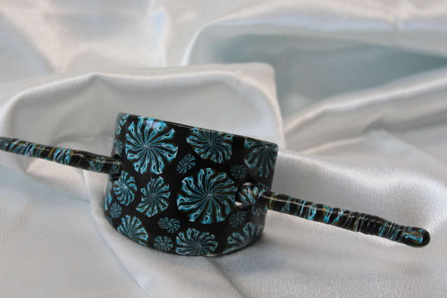 Barette-Chignon-Polymere-Fleur-Noir-Turquoise (6)
