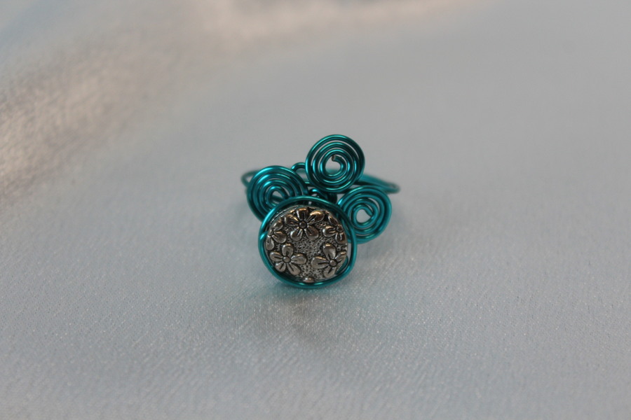 Bague Fil de dAliminium Bleu et Perle Métallique (4)