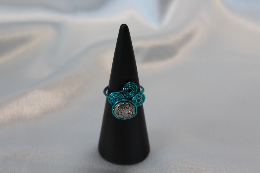 Bague Fil de dAliminium Bleu et Perle Métallique (5)