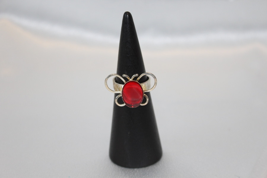 Bague Support Papillon Acier Inoxydable et Résine Rouge (2)
