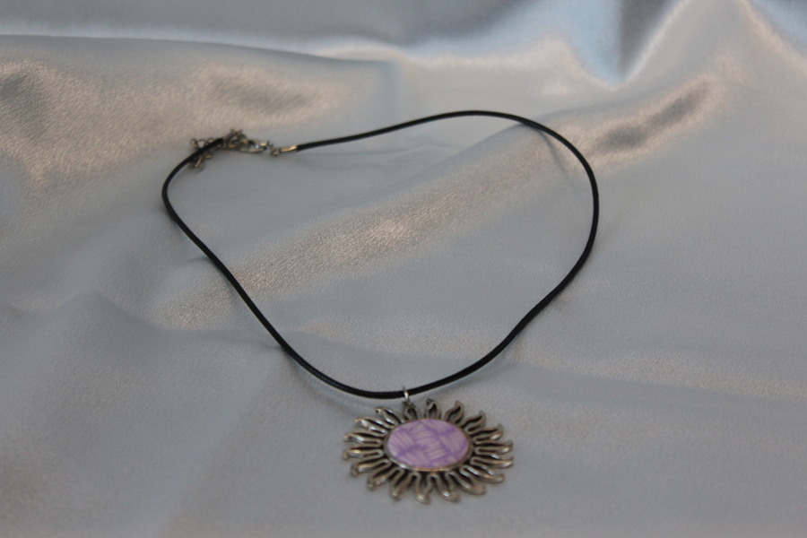 Collier Coton Ciré Noir Support Soleil et Polymere Blanche et Parme (7)