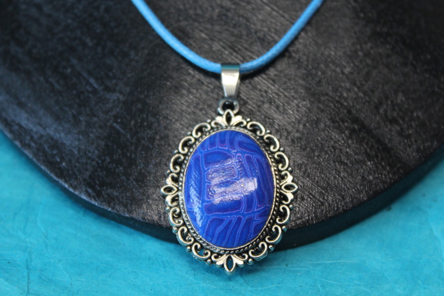 Collier Coton Ciré Bleu, Support Style Baroque, Polymère Tons Bleus et Rose (5)
