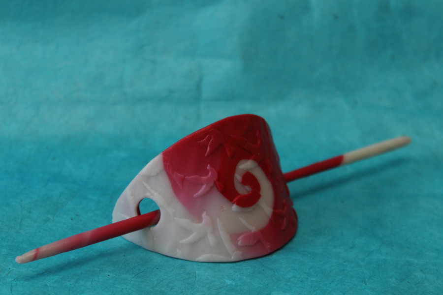 Barette-Chignon-Polymere-Rouge-Blanc (2)