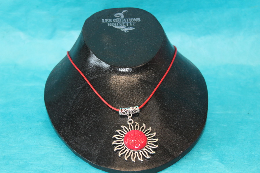 Collier Coton Ciré Rouge, Support Soleil et Polymère Rouge (3)