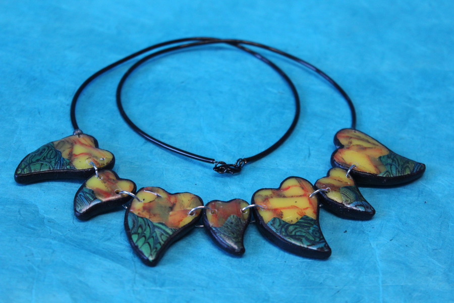 Collier aux Coeurs en Polymere 2 Tons (6)