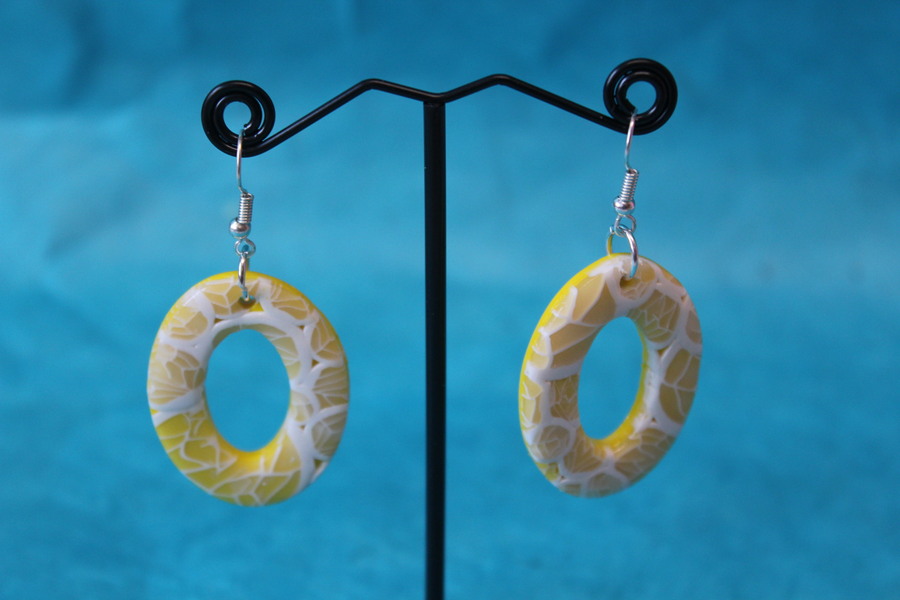 Boucle dOreille Polymère Jaune et Blanche (4)