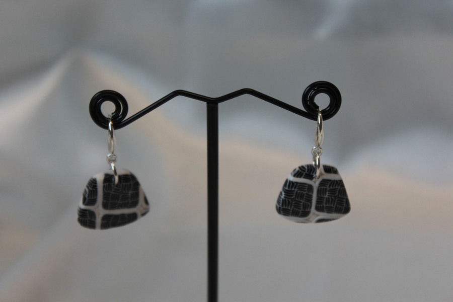 Boucle dOreille Trapze-Polymère Noir et Blanche (2)