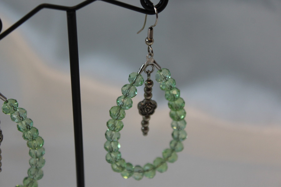 Boucle dOreille Gouttes dEau et Perles Vertes (2)
