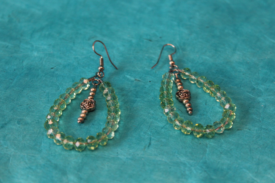 Boucle dOreille Gouttes dEau et Perles Vertes (3)