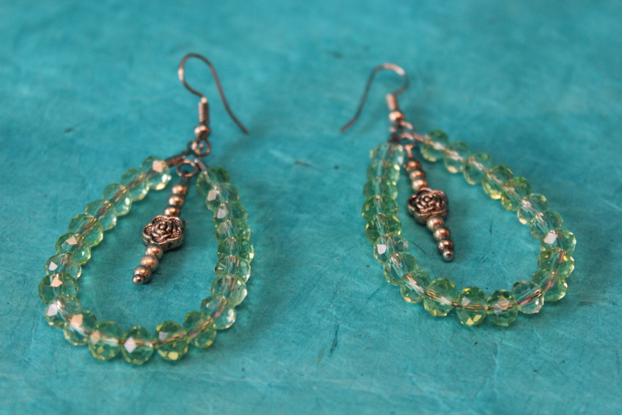 Boucle dOreille Gouttes dEau et Perles Vertes (4)