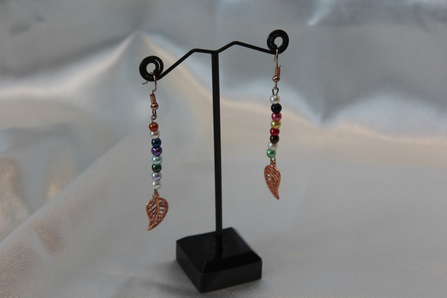 Boucle dOreille Perles Imitations de Perles de Culture et 1 Gems Feuille