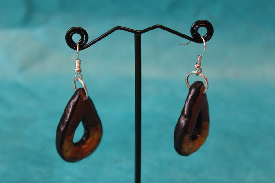 Boucle dOreille Goutte deau Creux-Pâte polymère Noir, Marron, Jaune et Rouge Craquelés (7)