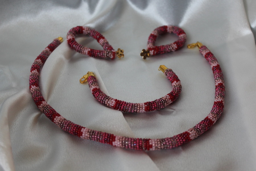 Parure Perles Rocailles-Couleurs Divers Tons de Roses (3)