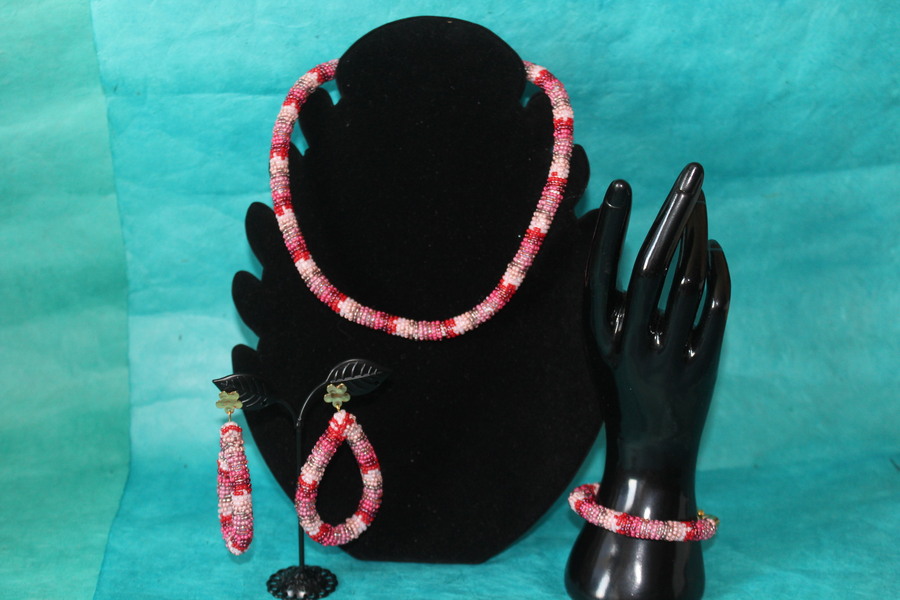 Parure Perles Rocailles-Couleurs Divers Tons de Roses (11)