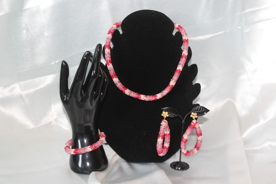 Parure Perles Rocailles-Couleurs Divers Tons de Roses (9)