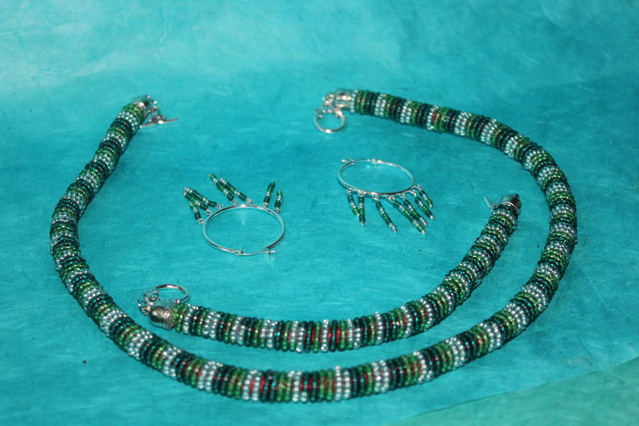 Parure Perles Rocailles-Couleurs Divers Tons de Verts (3)