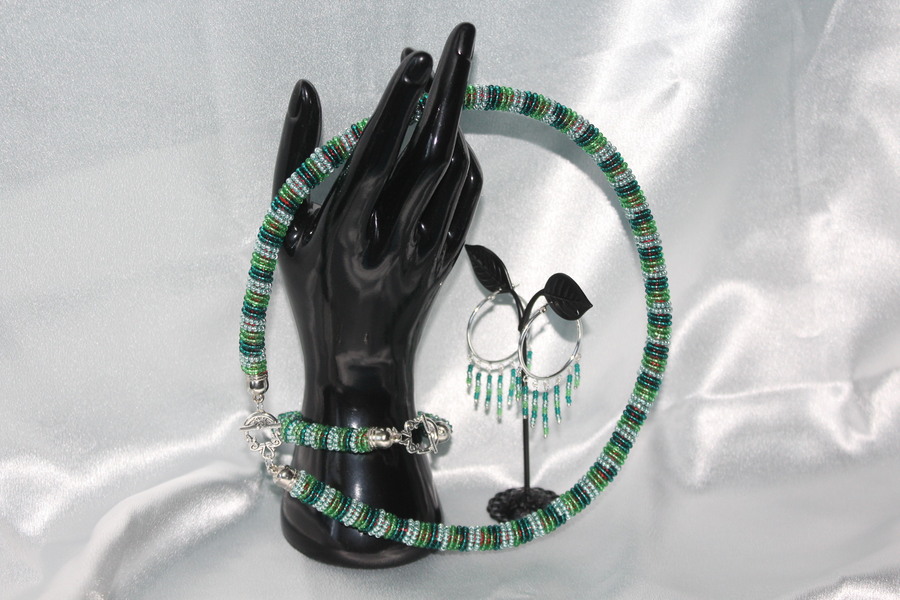 Parure Perles Rocailles-Couleurs Divers Tons de Verts (5)