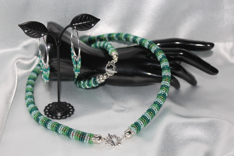 Parure Perles Rocailles-Couleurs Divers Tons de Verts (7)