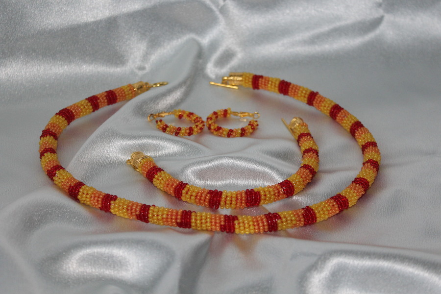 Parure Perles Rocailles-Couleurs Jaune, Orange et Rouge (2)