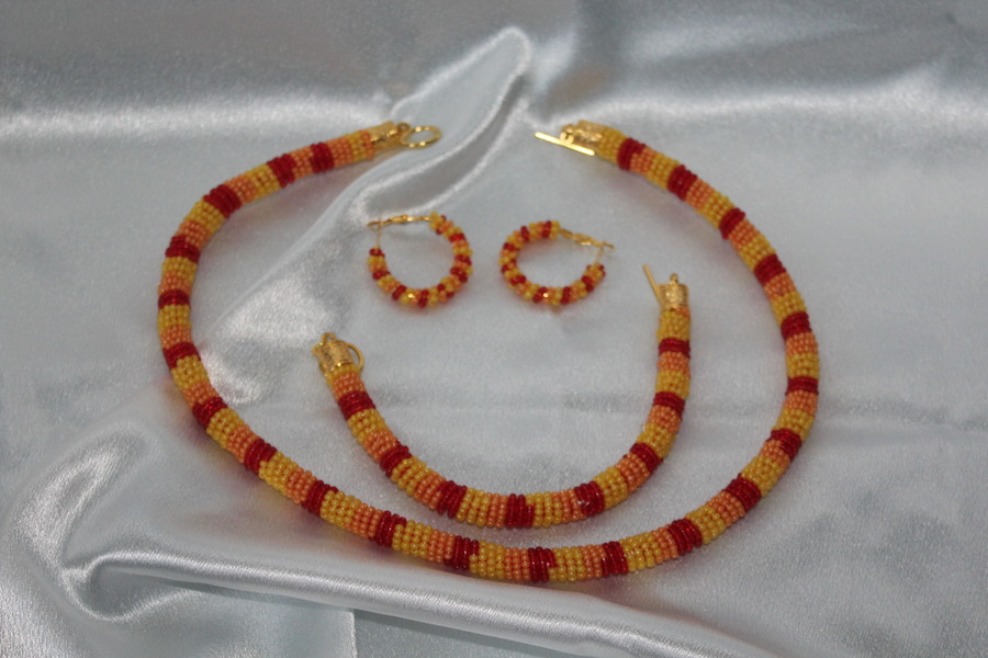 Parure Perles Rocailles-Couleurs Jaune, Orange et Rouge