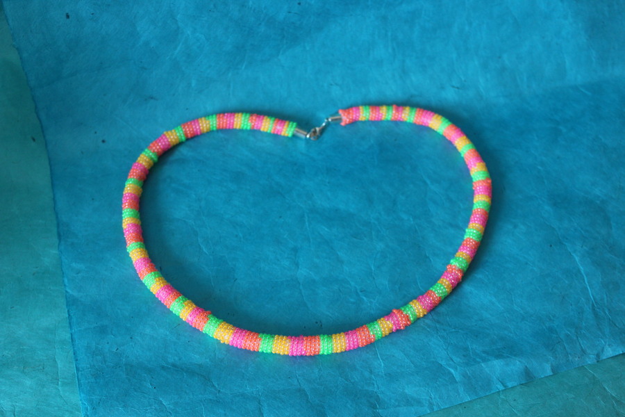 Collier de Perles de Rocailles de Couleurs Vives (6)