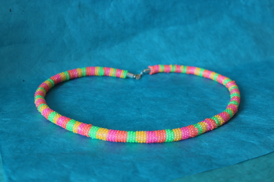 Collier de Perles de Rocailles de Couleurs Vives (7)