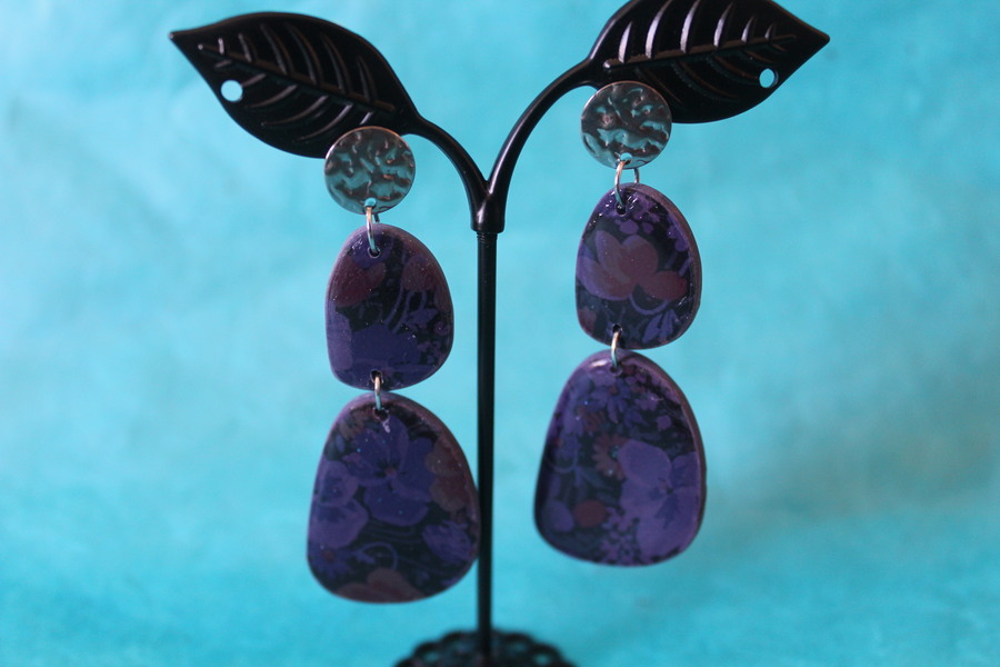 Clous dOreille Acier Inoxydable-Pâte Polymère Violette-Décalcomanie Fleurs (2)