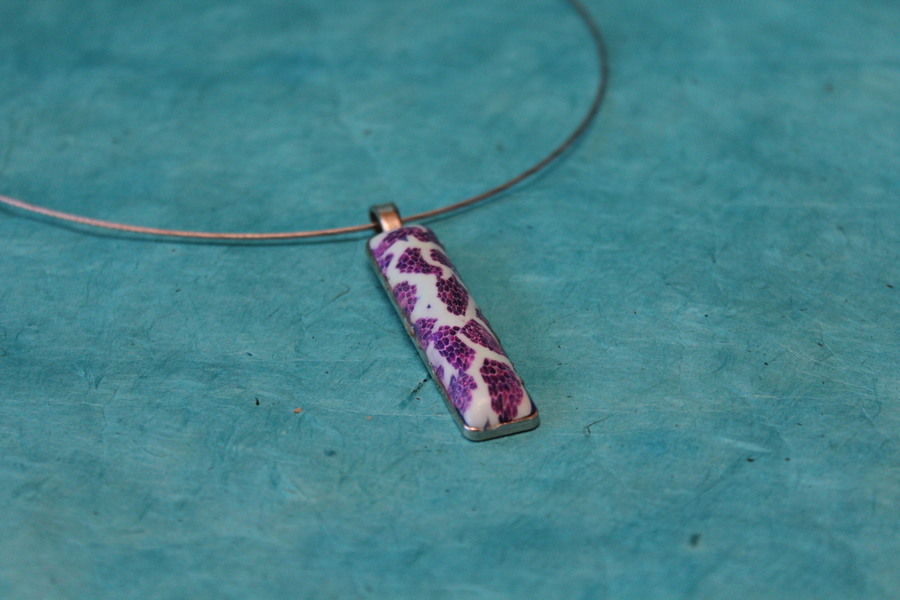 Collier-Acier-Argente-Support-Rectangulaire-Polymere-Bleu-Violet-4
