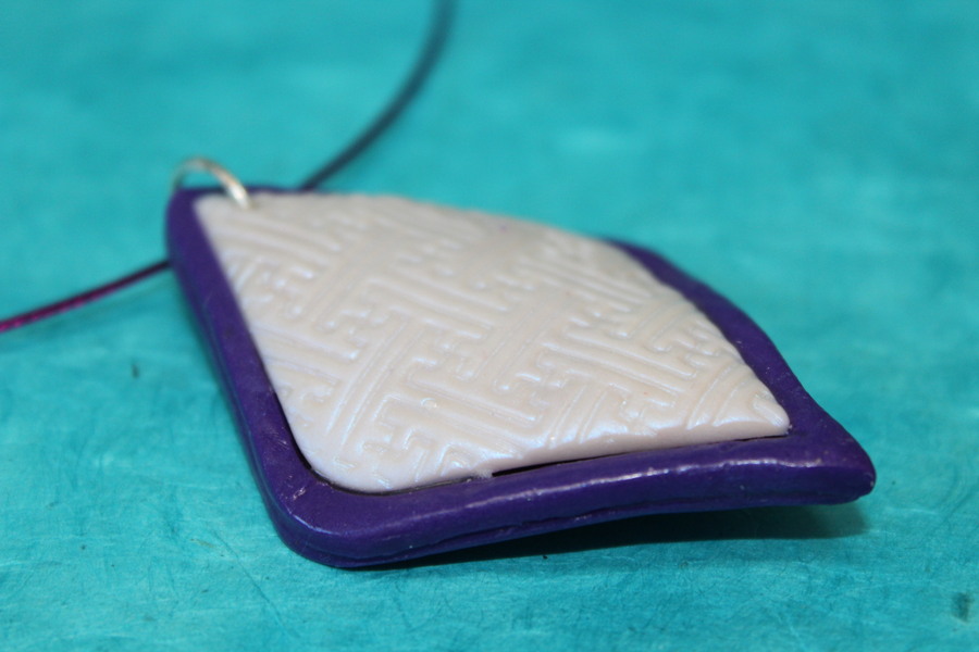 Collier-Filin-Pendantif-Polymere-Blanc-Violet-4