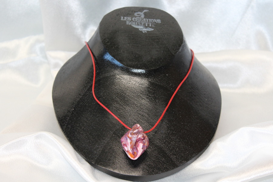 Collier-Chaine-Imitation-Cuir-Rouge-Polymere-Toupie-Multicolore-3