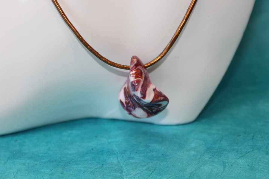Collier-Chaine-Imitation-Cuir-Dore-Polymere-Multicolore-1