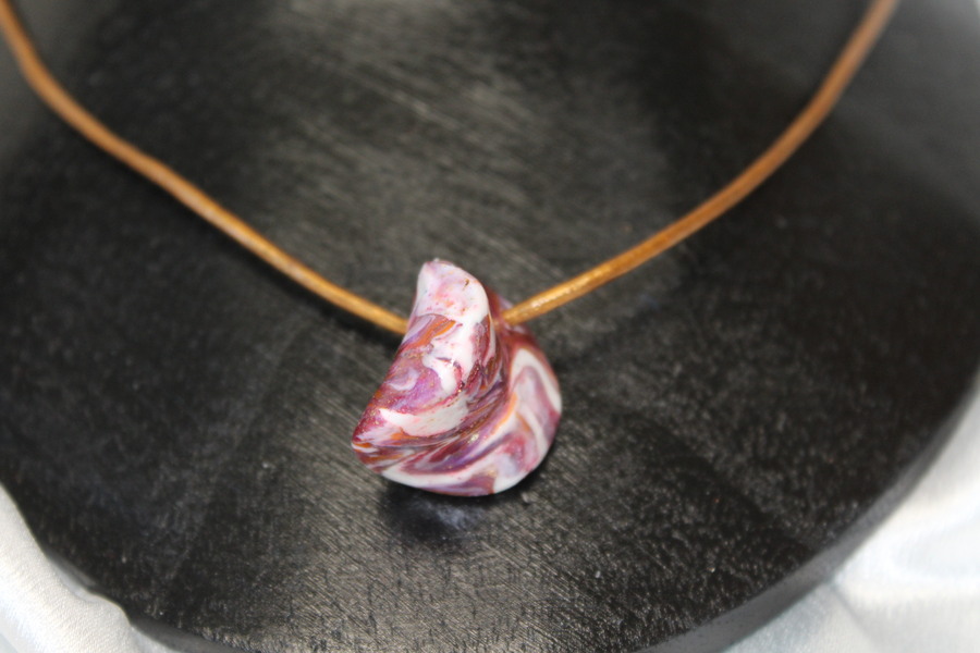 Collier-Chaine-Imitation-Cuir-Dore-Polymere-Multicolore-3