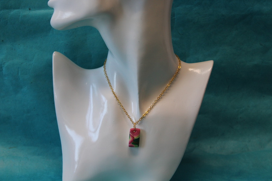 Collier-Chaine-Dore-Polymere-Multicolore-2