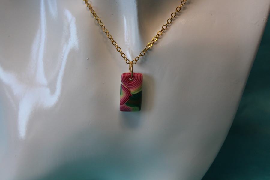 Collier-Chaine-Dore-Polymere-Multicolore-3