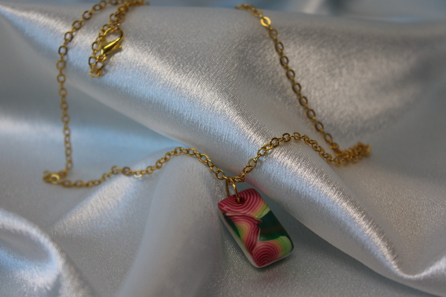Collier-Chaine-Dore-Polymere-Multicolore-4