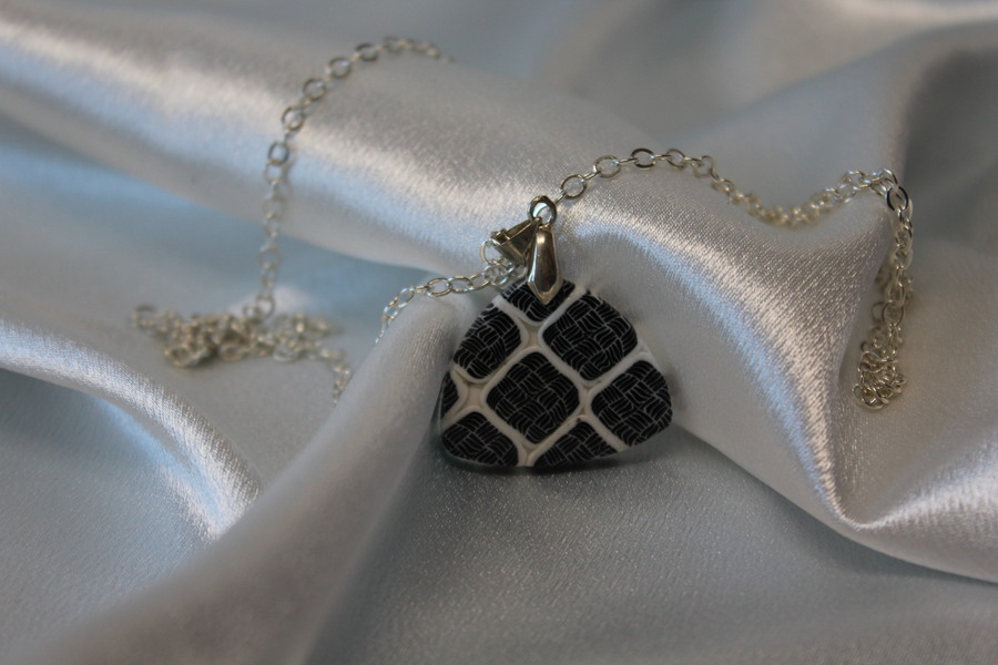 Collier-Chaine-Argente-Polymere-Pied-de-Poule-Noir-Blanc-6