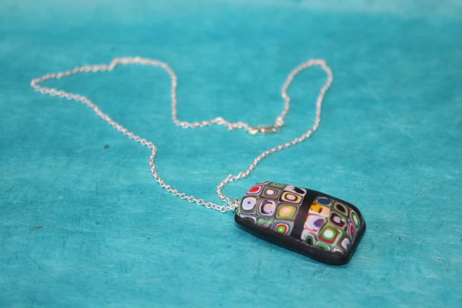 Collier-Chaine-Argente-Polymere-Multicolore-1