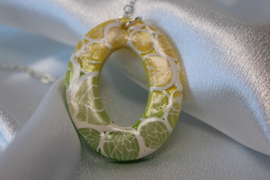 Collier-Chaine-Argente-Polymere-Degrade-Jaune-Vert-5