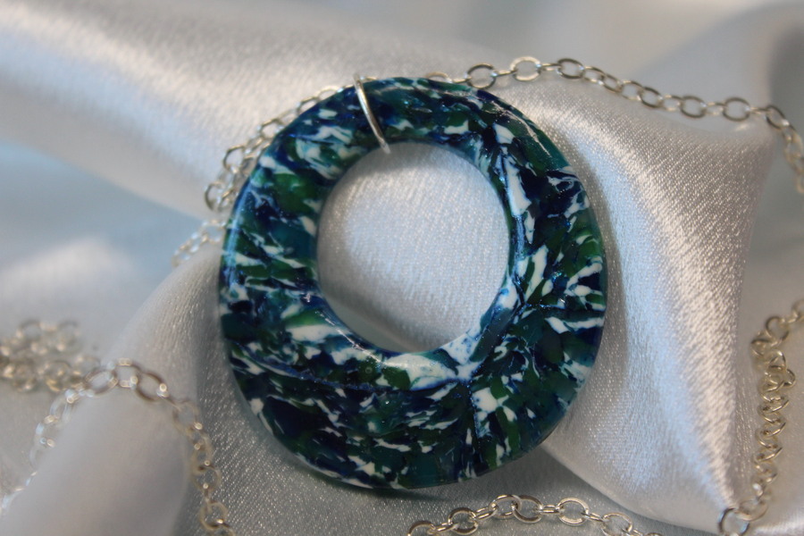 Collier-Chaine-Argente-Polymere-Bleu-Vert-Blanc-5