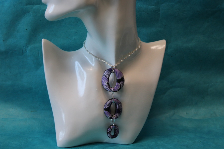 Collier-Chaine-Argente-Polymere-Fleur-Violette-Noir-2